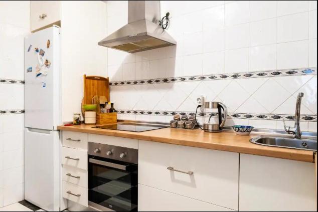 Acogedora Habitacion En Apartamento Compartido Amplio Y Centrico กรานาดา ภายนอก รูปภาพ